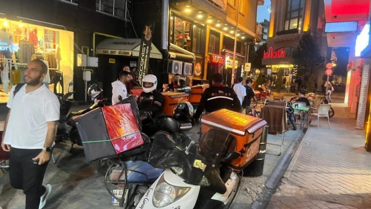 Eskişehir’de bilinçsizce park edilen kurye motosikletleri sorun oldu