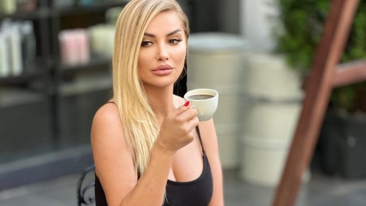 Estetik kadın Songül Karlı annesini paylaştı! Gören “Hangisi anne hangisi kız?” diye sordu