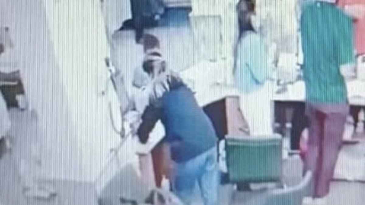 Fahrettin Koca duyurdu: Hemşireyi döven zanlıya tutuklama talebi