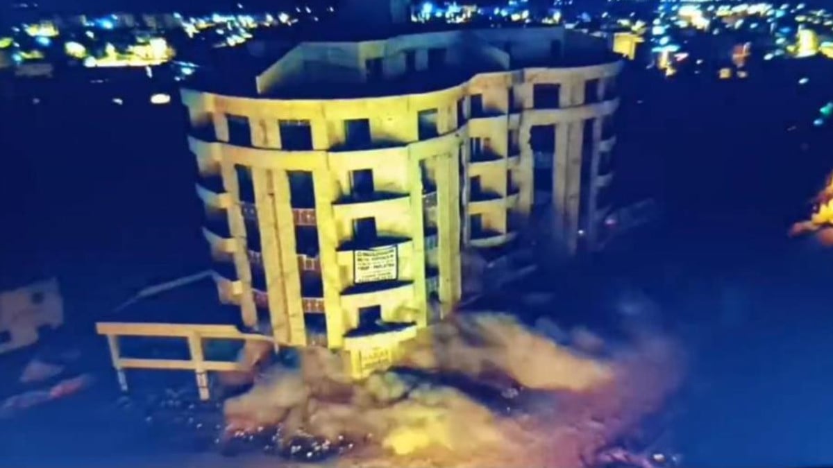 Gaziantep’te yüzlerce kilo patlayıcı ağır hasarlı 6 katlı binayı yıkamadı