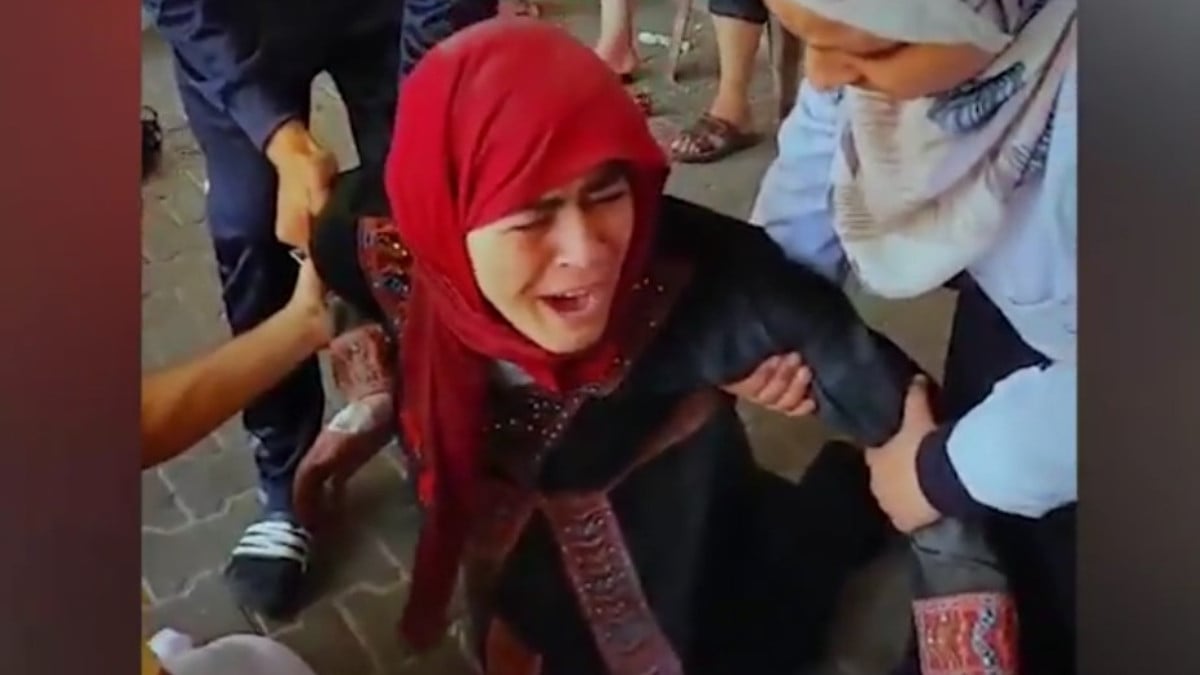 Gazze’de çocuğunu kaybeden anne: Beni de onunla kefenleyin