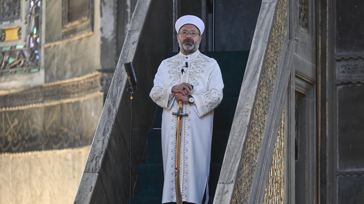 Hutbeye ‘yalınkılıç’ çıkan Ali Erbaş’tan Filistin mesajı