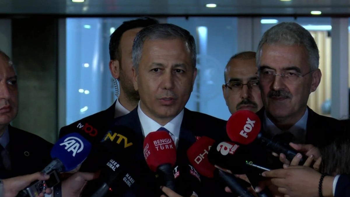 İçişleri Bakanı Ali Yerlikaya’dan terör saldırısında yaralanan polislere ziyaret