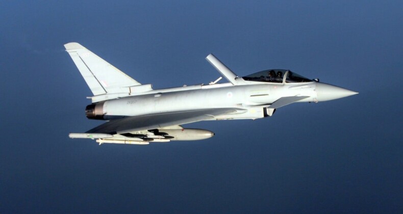 İngiltere’nin Eurofighter Typhoon savaş uçakları Polonya’da konuşlandırıldı