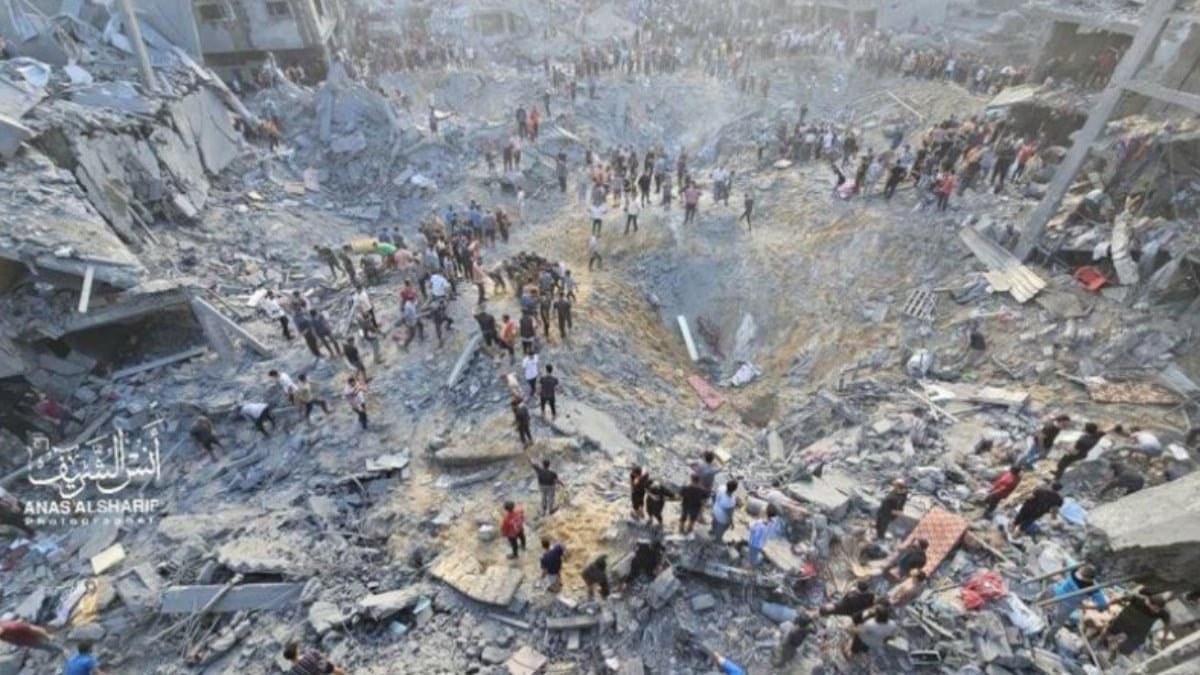 İsrail Gazze’de mülteci kampını vurdu