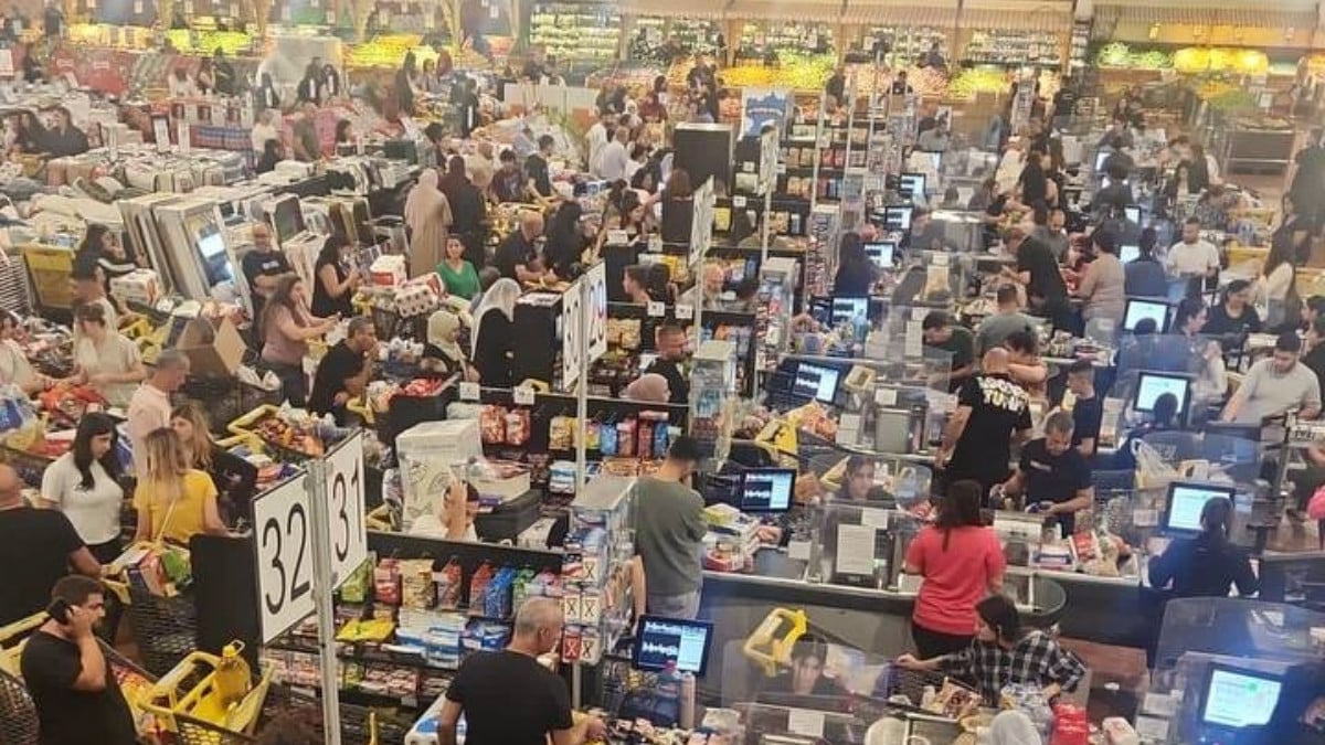 İsrail’de halk marketlere akın etti