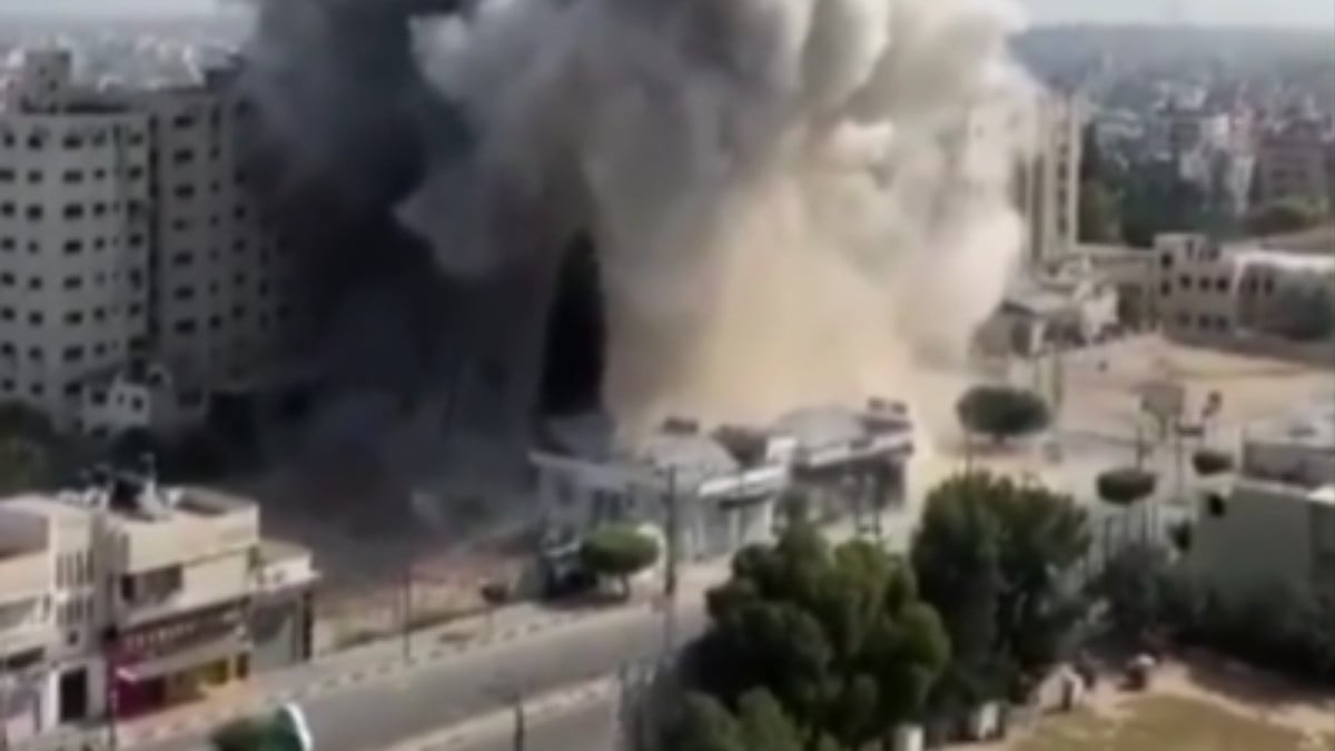 İsrail’den Gazze’deki Şifa Hastanesi’nin yakınına saldırı