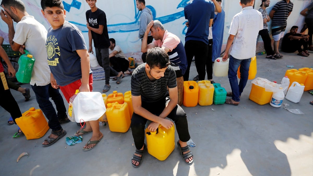 İsrail’in ablukaya aldığı Gazze’de yakıt sıkıntısı yaşanıyor