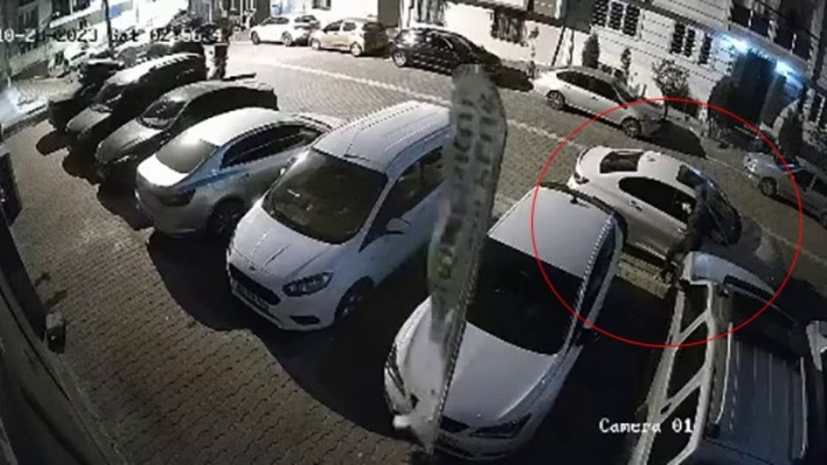 İstanbul’da dakikalar içinde lüks aracın gösterge paneli çalındı