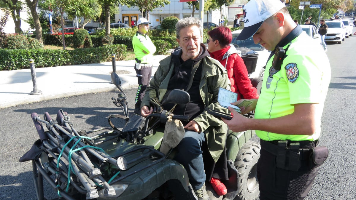 İstanbul’da ekiplerin ceza yazdığı ATV’deki yolcudan tehdit: Siyasete giriyorum kameranı kapat