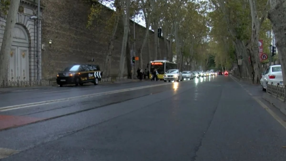 İstanbul’da iki İETT otobüsü birbirine çarptı