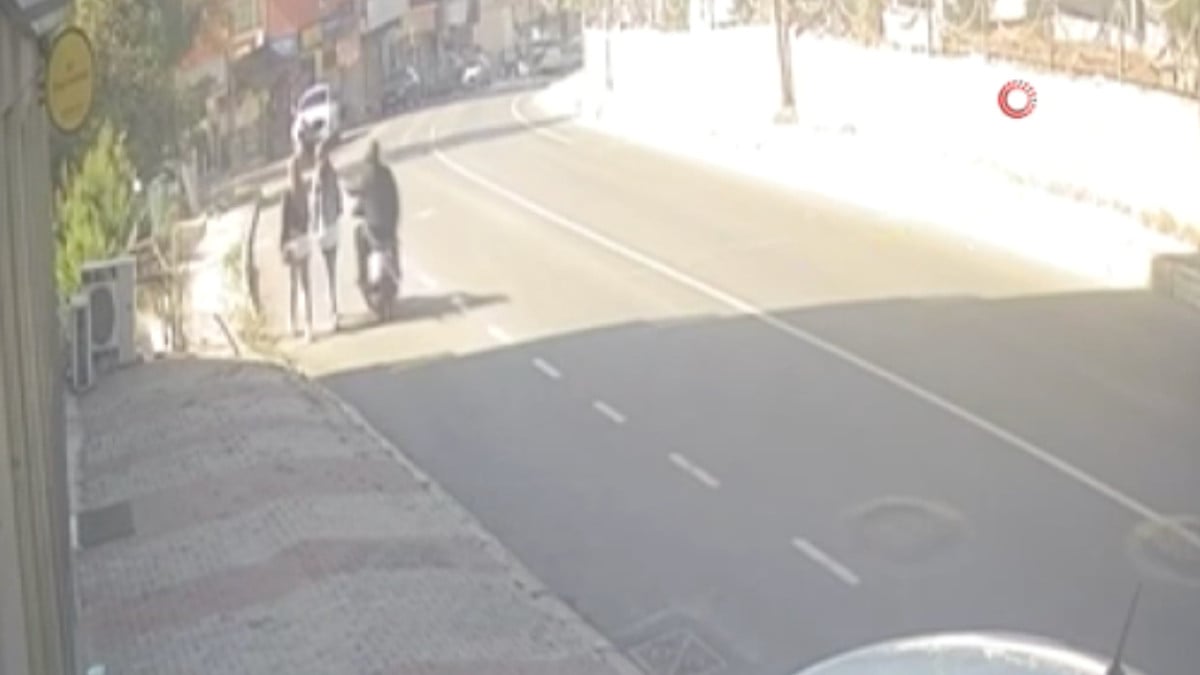 İstanbul’da kapkaç anı kamerada