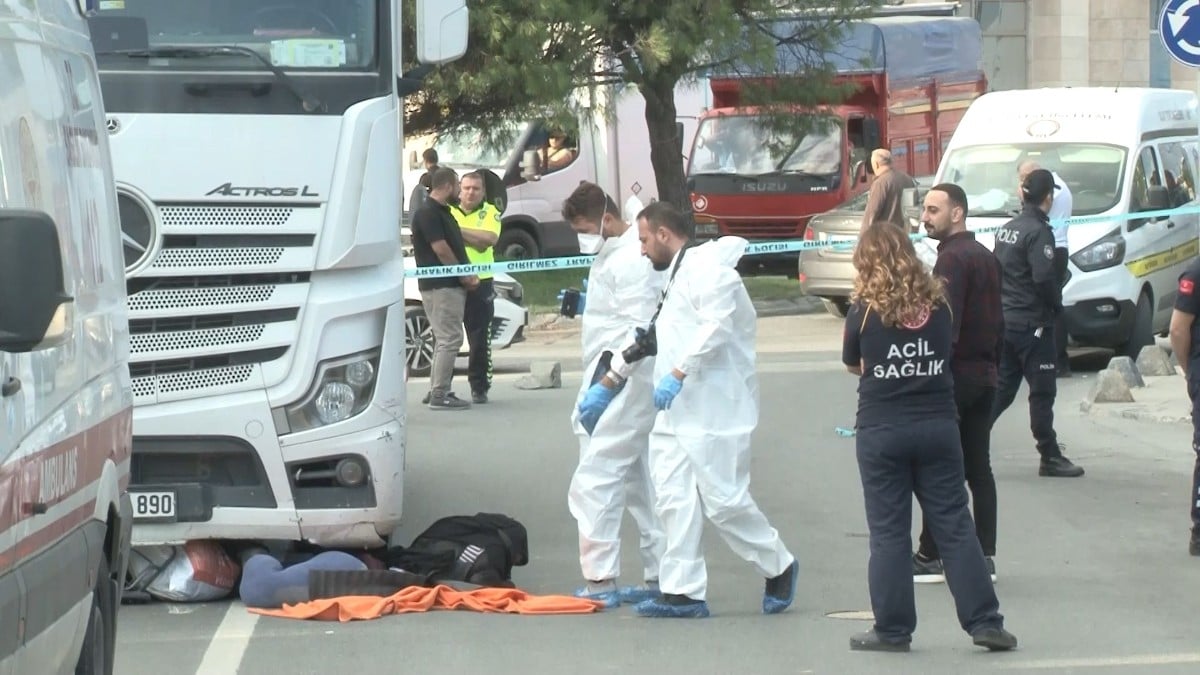 İstanbul’da pazardan dönen iki kadına hafriyat kamyonu çarptı: 1 ölü