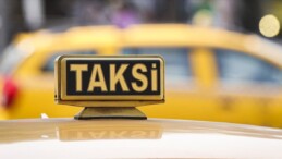 İstanbul’da taksici, aracına aldığı kadın yolcuları yarı yolda indirdi! ‘Paramızla rezil oluyoruz’