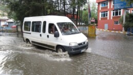 İstanbul’da yağış devam ederken İSKİ Üsküdar’ı göle çevirdi