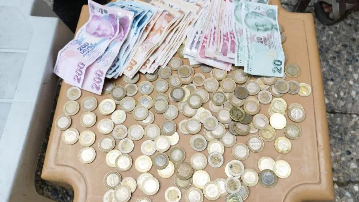 İzmir’de 49 kez ceza yiyen dilenci bir kez daha dilenirken yakalandı