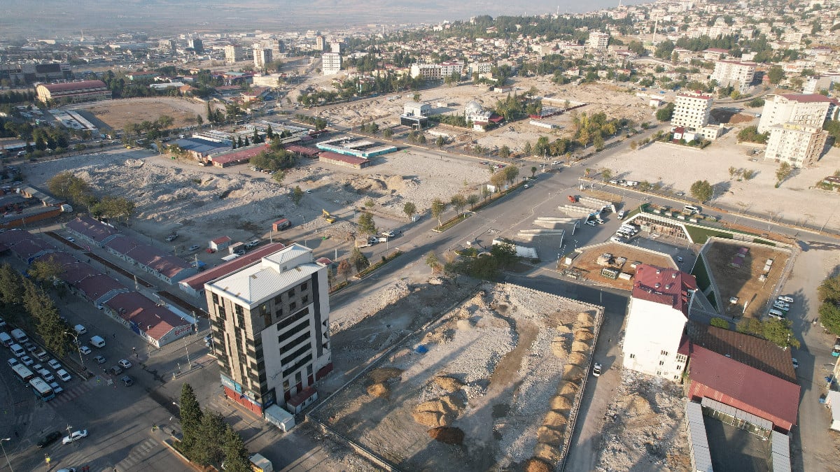 Kahramanmaraş depremden 8 ay sonra drone ile görüntülendi! Tanınmaz hale geldi…