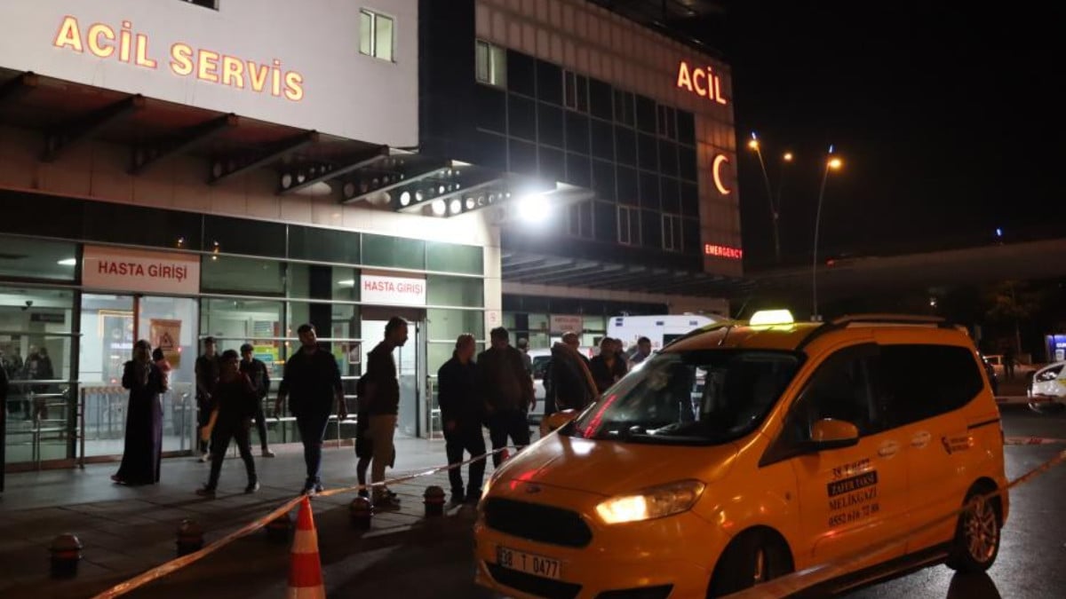 Kayseri’de bir genç bindiği takside yanlışlıkla kendini vurdu