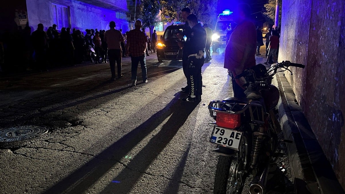 Kilis’te hafif ticari araçla motosikletin çarpıştı: 2 yaralı