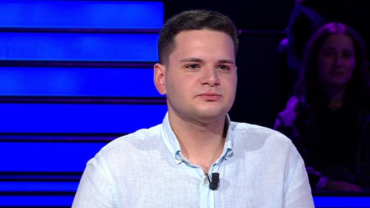 Kim Milyoner Olmak İster’de heyecan dorukta! Ahmet Talha Dağlı 1 milyon TL’lik soruya cevap verecek mi?