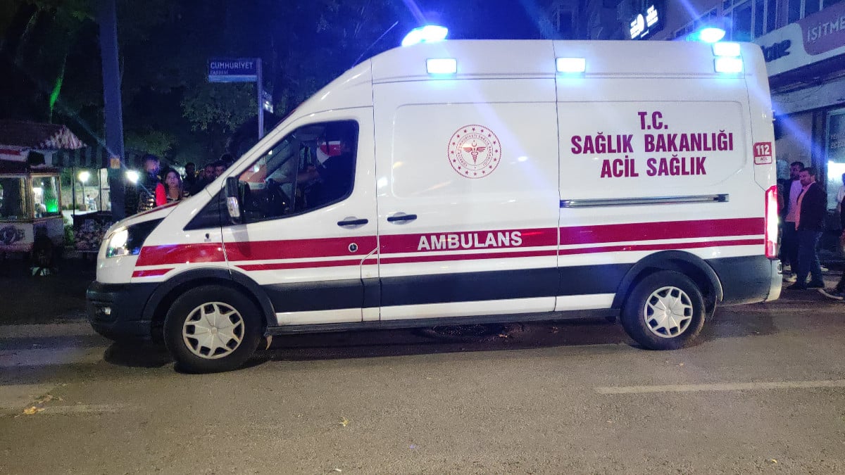Kocaeli’de 23 yaşındaki genç göğsünden bıçaklandı