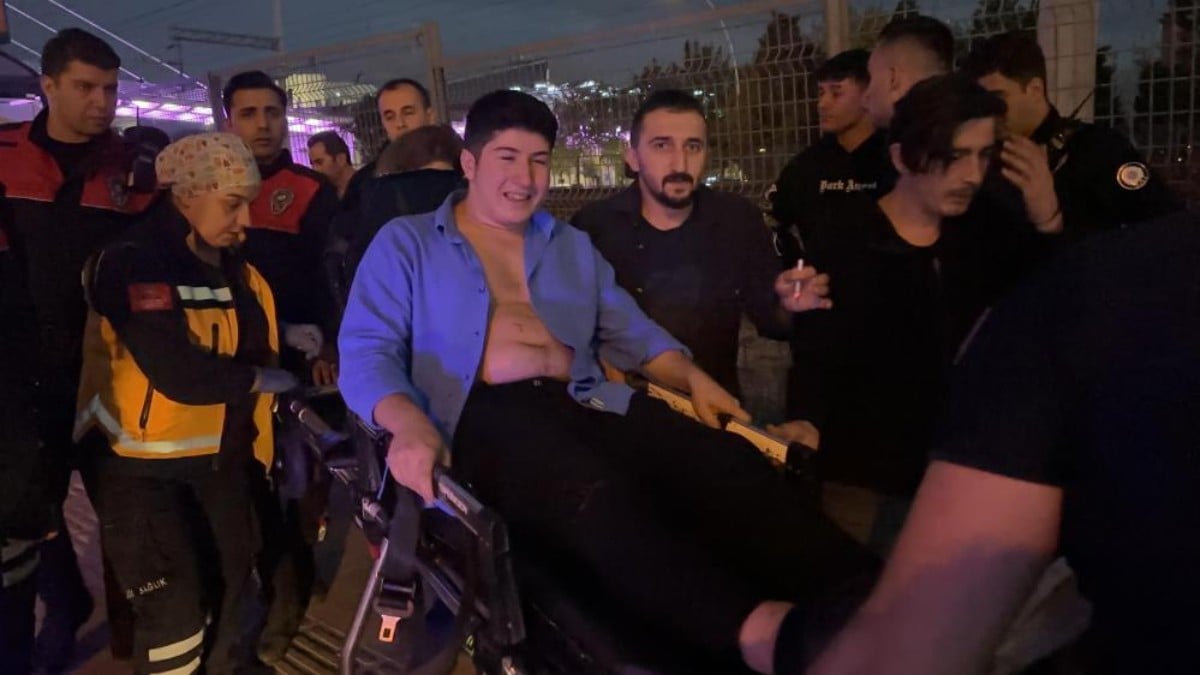 Kocaeli’de ‘yan baktın’ kavgası: Otobüs durağında bıçaklayıp kaçtı