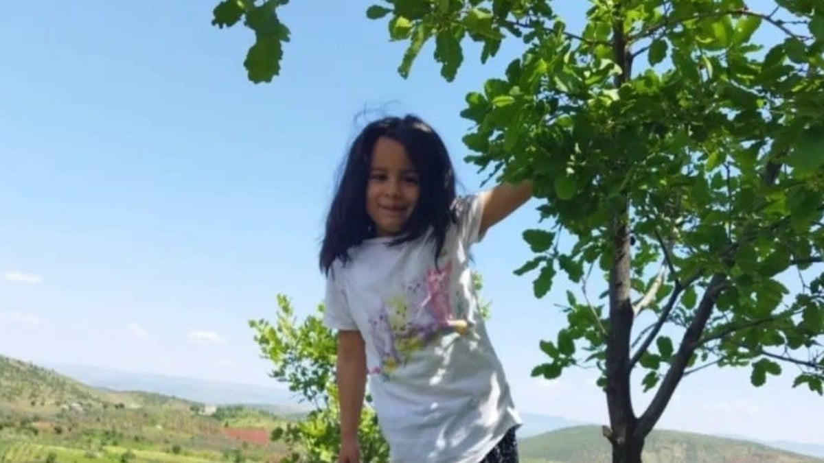 Mersin’de boğazına kaçan jelibon sonu oldu