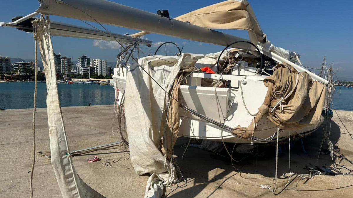 Mersin’deki batan teknede bulunan 2 kişi kurtuldu