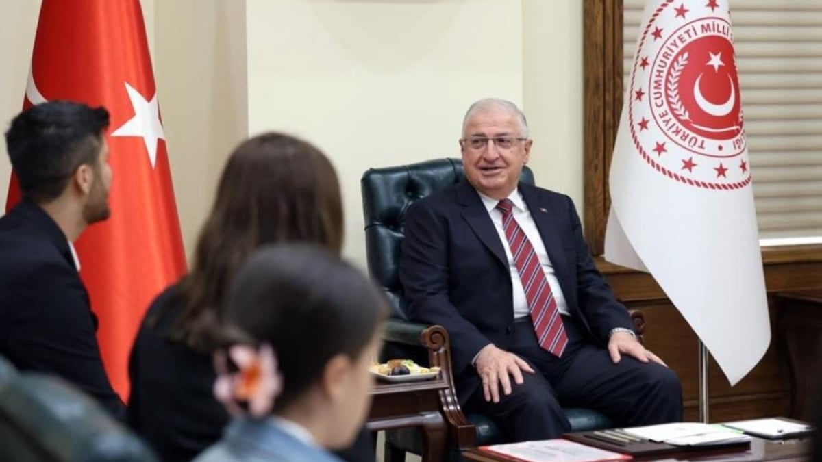 Milli Savunma Bakanı Güler, Şırnak ve Hakkarili gençlerle buluştu