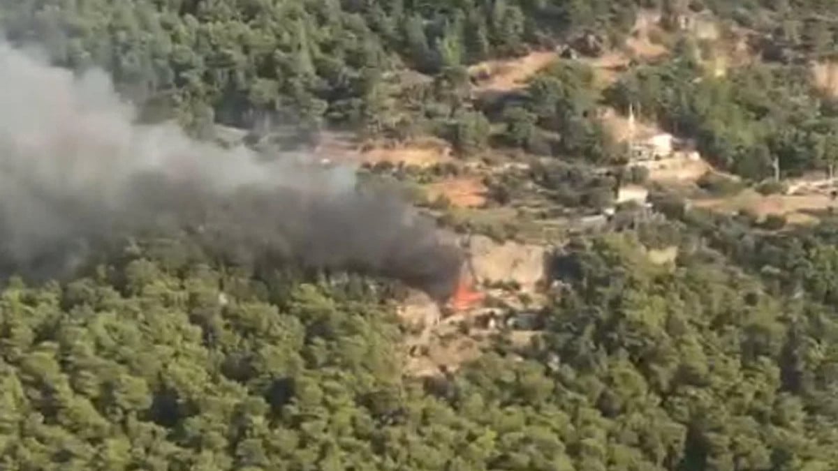 Muğla’daki bungalovda çıkan yangının alevleri ormana sıçradı