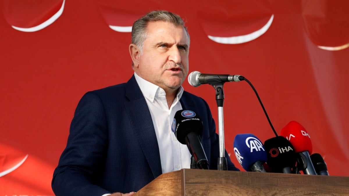 Osman Aşkın Bak: Lütfen spordan ayrılmayın