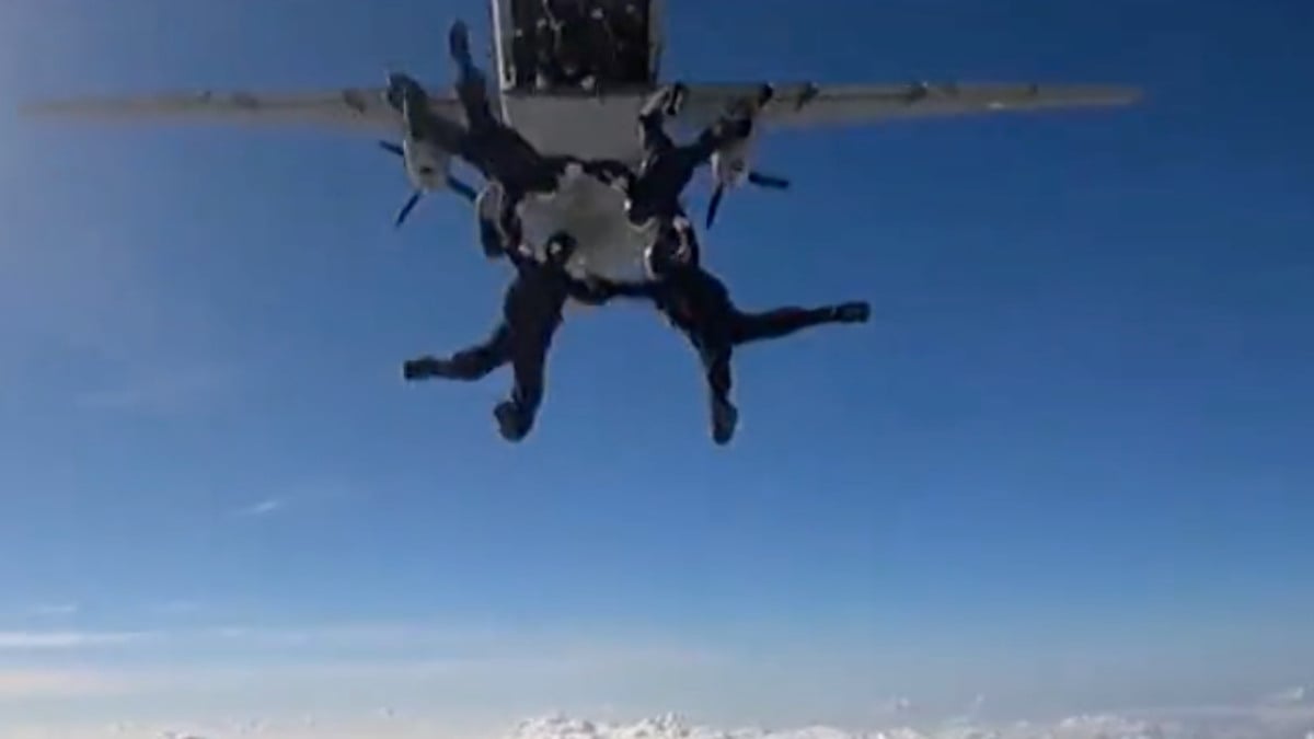 Özel Kuvvetler Komutanlığı Cumhuriyetin 100’üncü yılını gökyüzüne işledi