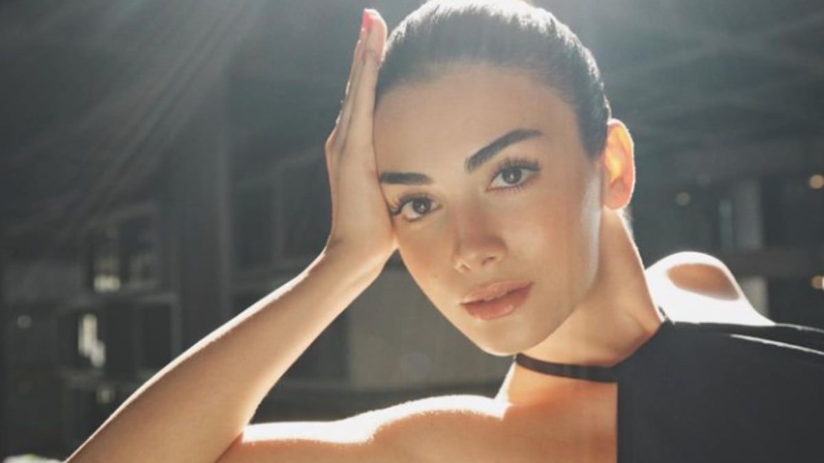 Özge Yağız’ın sosyal medya şovu yürek gıcırdattı! Bakanın nefesi kesildi: “Aydan daha parlak”