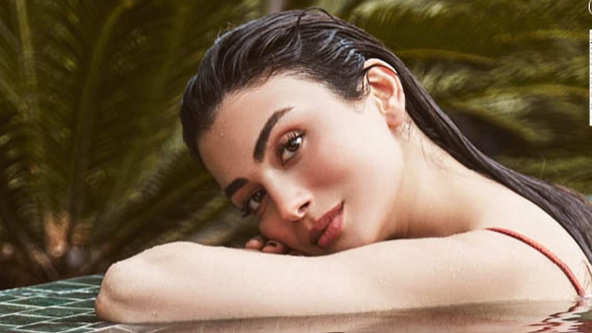 Safir’in Feraye’si Özge Yağız havuzdan baktı, yürekler yandı! “Sen bir lütufsun”