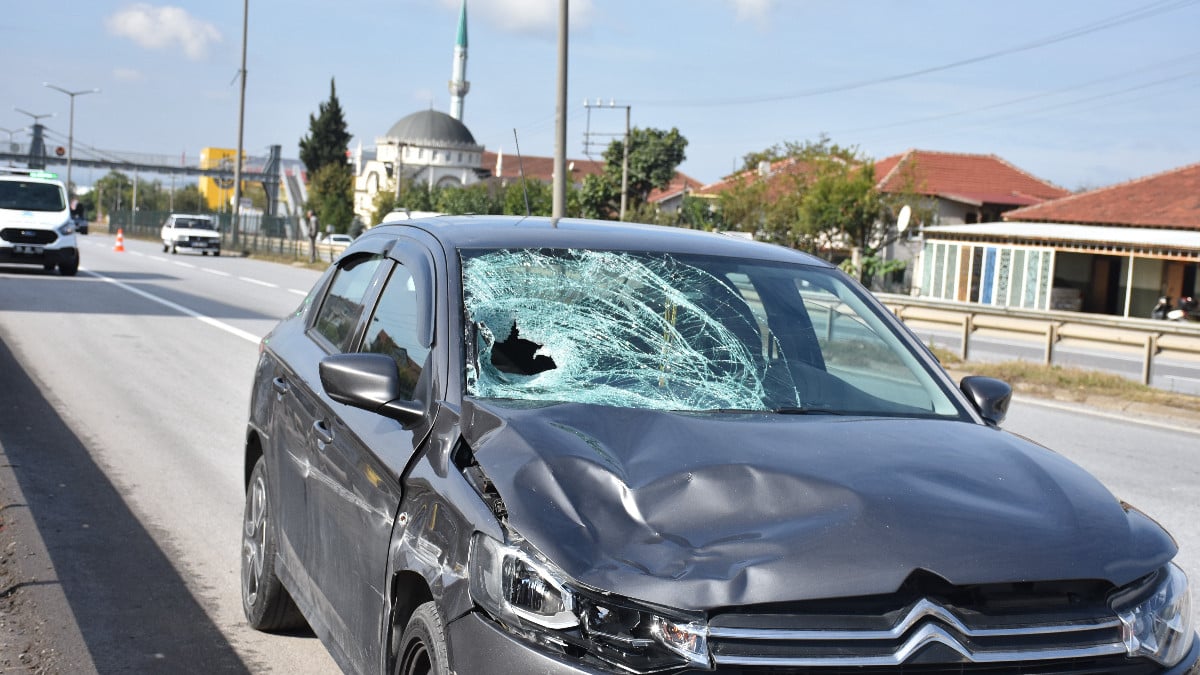 Sakarya’daki yaya, otomobilin çarpmasıyla can verdi