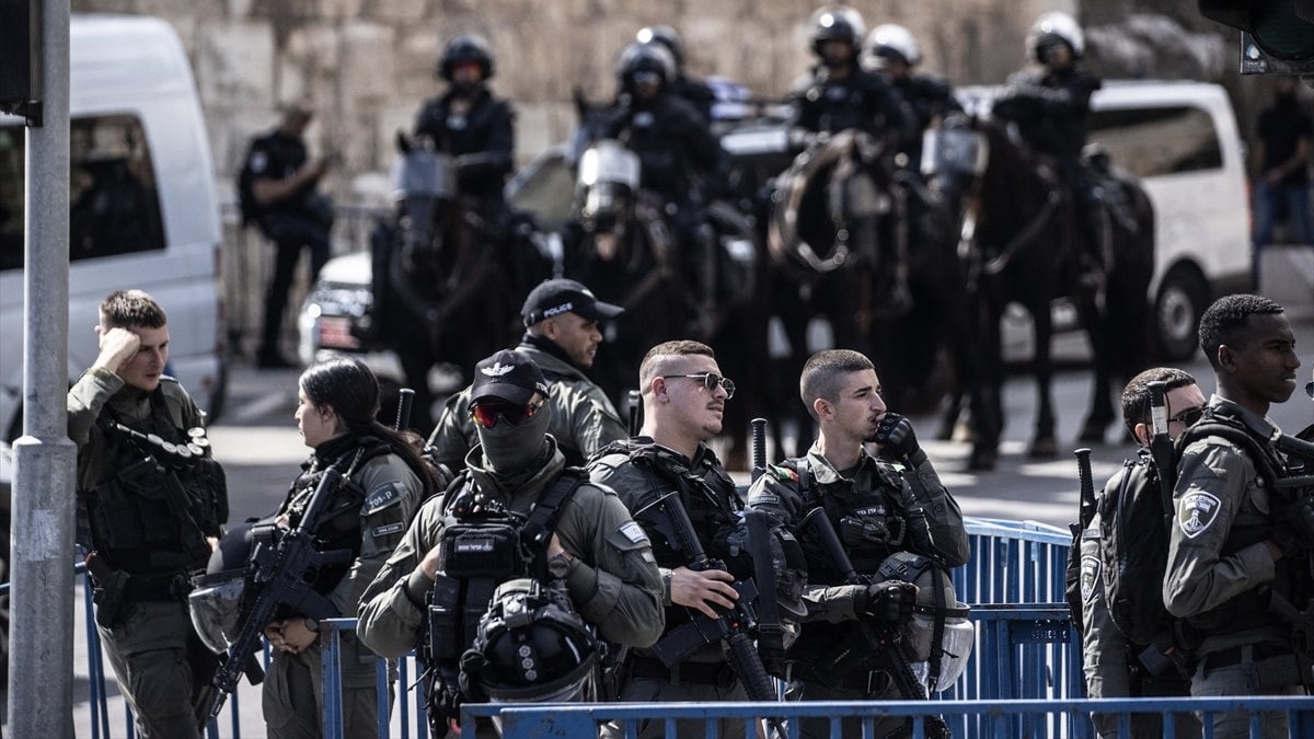 Savaşın gölgesinde Mescid-i Aksa’da üçüncü cuma