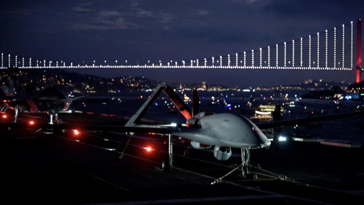 Selçuk Bayraktar duyurdu: Bayraktar TB3 2024’te gemide olacak