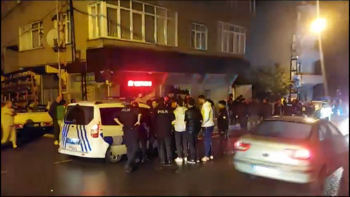 Sultanbeyli’de iki aile birbirine girdi: Cadde trafiğe kapatıldı