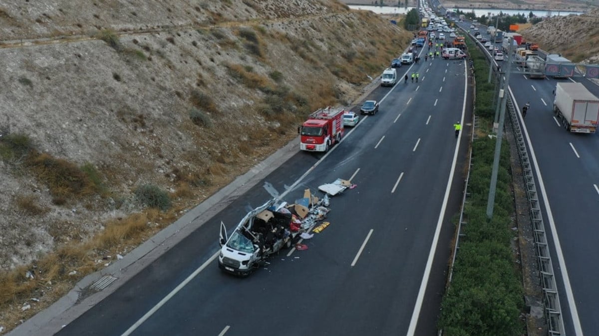 TAG Otoyolu’ndaki 5 kişinin öldüğü kazaya ilişkin 3 zanlı tutuklandı