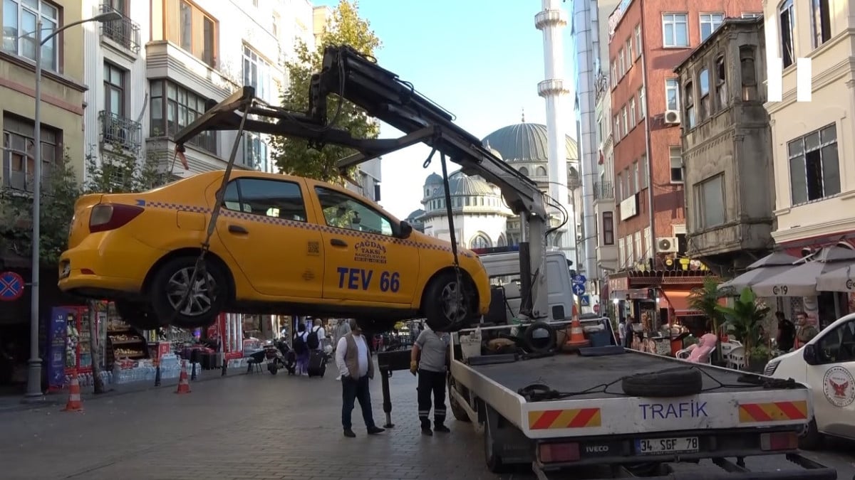 Taksim’de taksimetre açmayan turist avcısına ceza