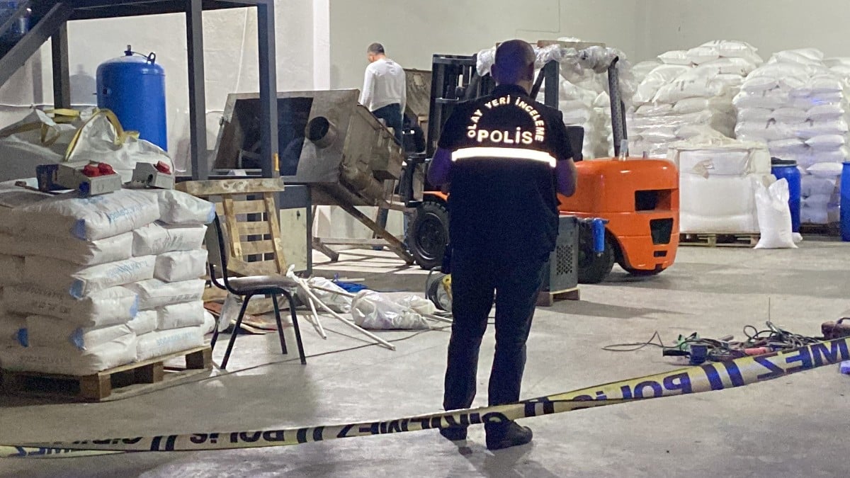 Tekirdağ’da deterjan imalathanesinde karıştırıcı mikser devrildi! Altında kalan işçi hayatını kaybetti…