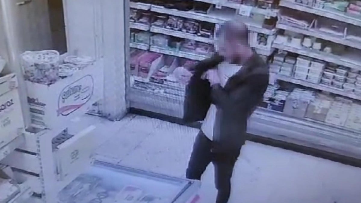 Tekirdağ’da hırsız etleri hedef aldı! Cebine koyup kaçtığı anlar kameralara yansıdı