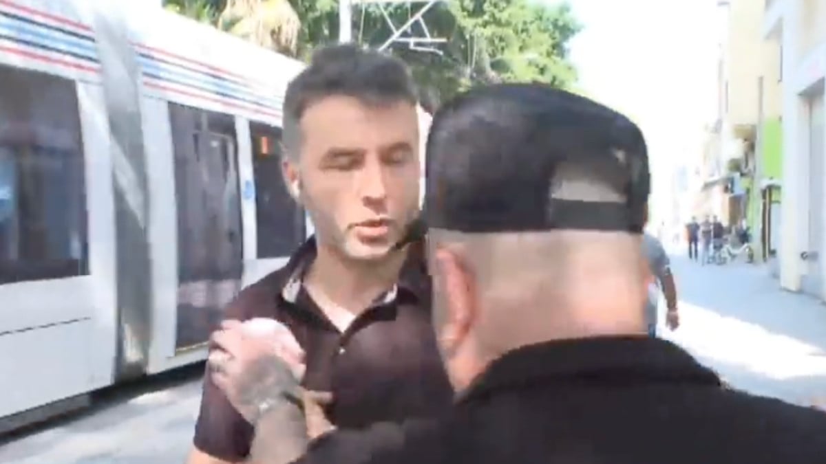 Tel Aviv’deki Habertürk canlı yayınına sivillerden saldırı