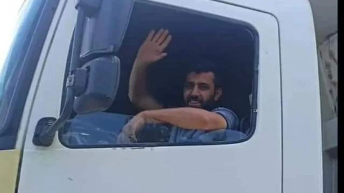 Trabzon’da heyelan temizleme çalışması yapan şoför kazada can verdi