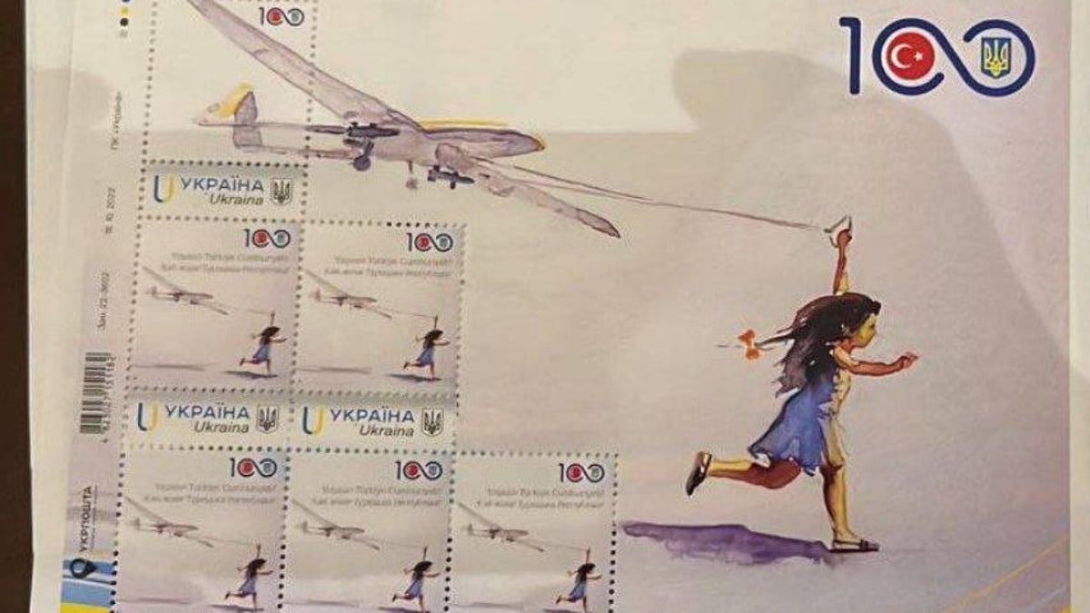 Ukrayna Hükümeti, 100. yılı dolayısıyla hatıra pulu bastırdı