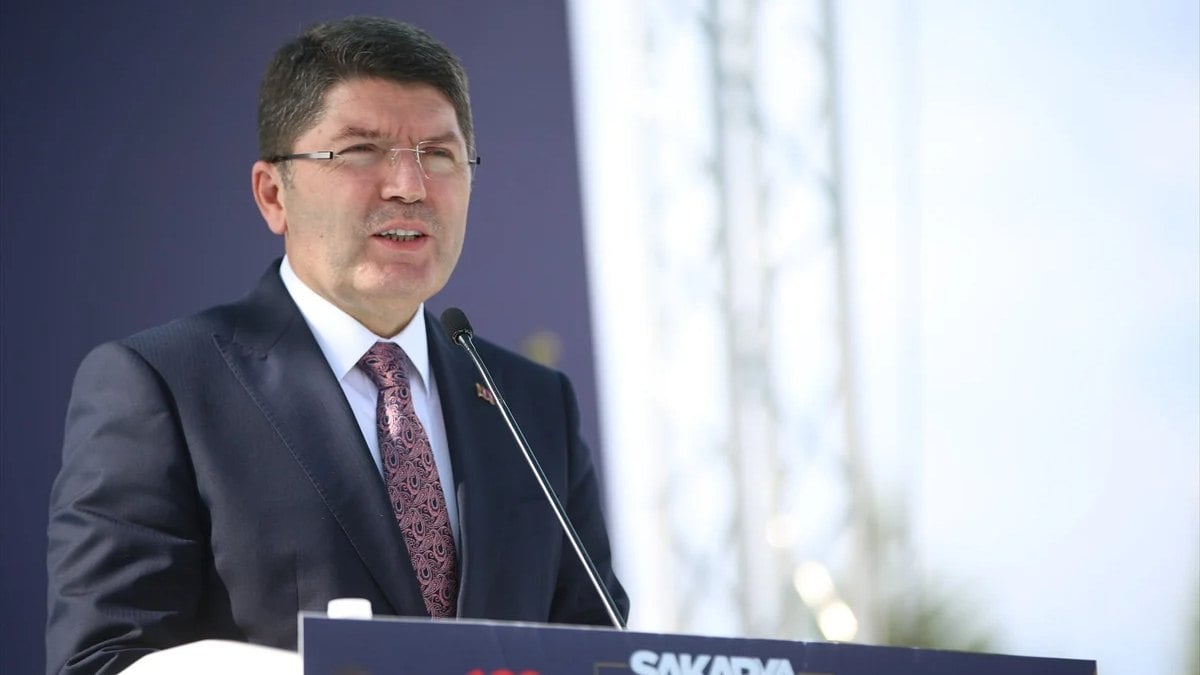 Yılmaz Tunç: Anayasa’nın darbecilerce yazılması değiştirmek için yeterli sebeptir