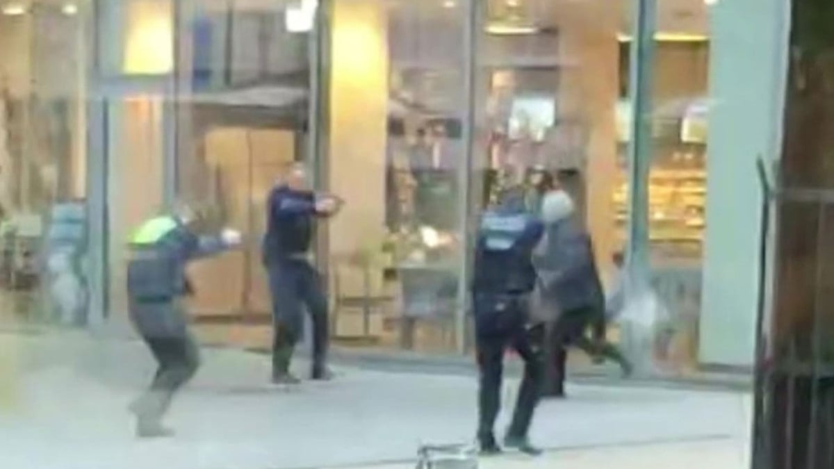 Alman polisinden bıçaklı saldırgana kurşun yağmuru