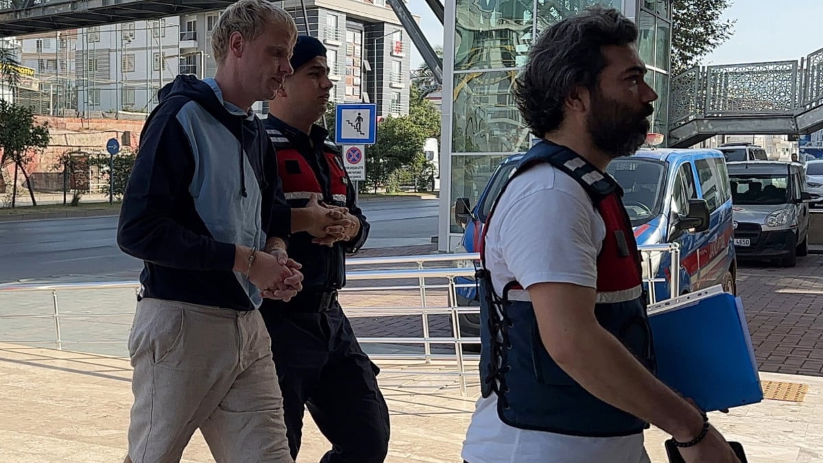 Antalya’da Ukraynalı şahıs, kendisini gasbetmeye çalışan motorcuları öldürdü