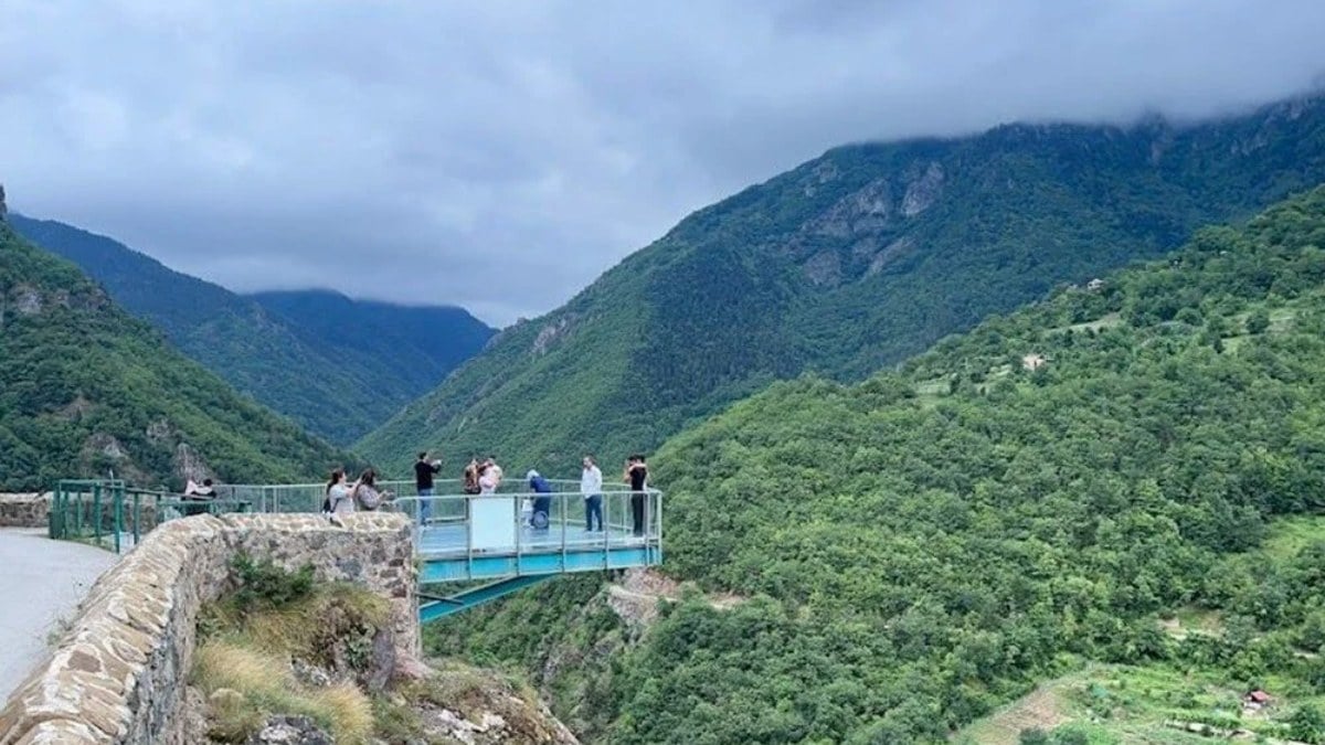 Artvin’de feci ölüm! 220 metreden düştü…