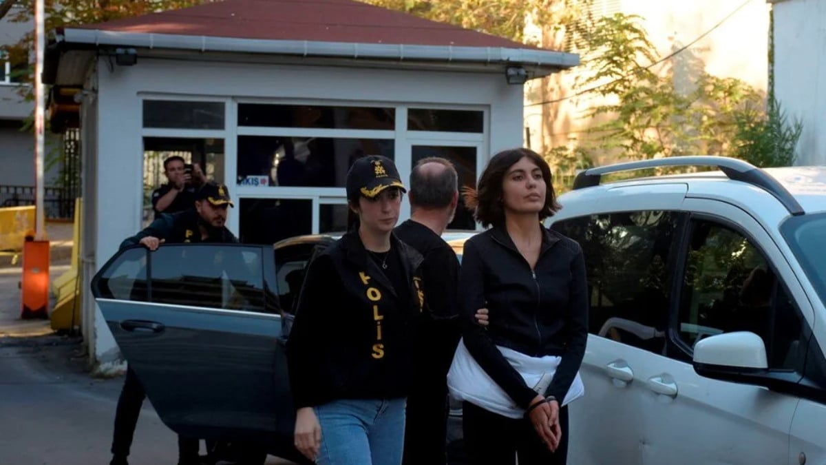 Bahar Candan’ın o videosu olay oldu: 5.000 TL maaş, SGK ve 3 öğün yemek karşılığı bakın ne istemiş!